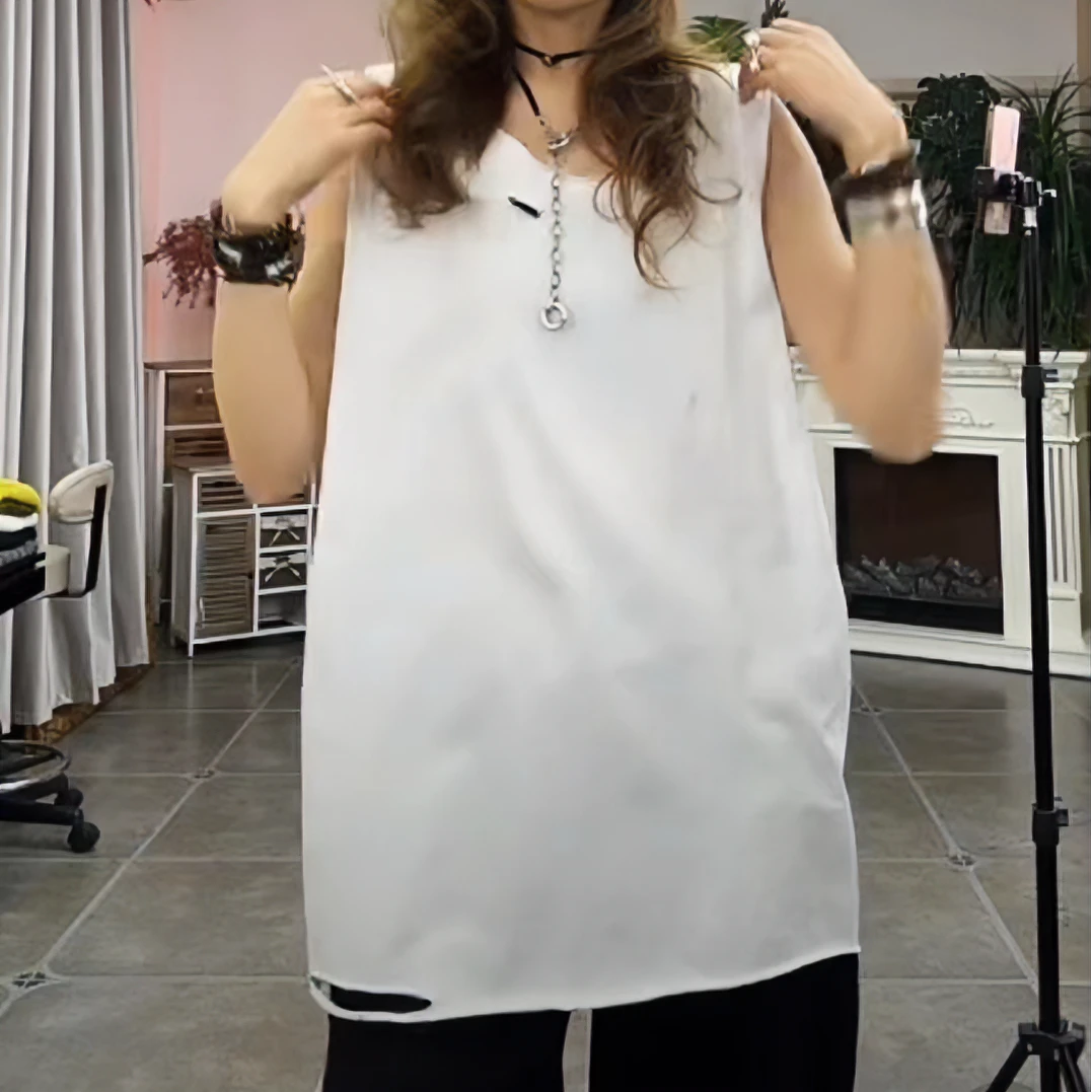 0232337时尚简约 个性百搭舒适休闲宽松减龄纯色破边无袖圆领背心