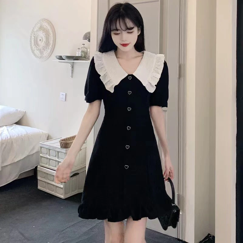 连衣裙设计感爱心扣子法式娃娃领胖MM收腰显瘦小黑裙8294