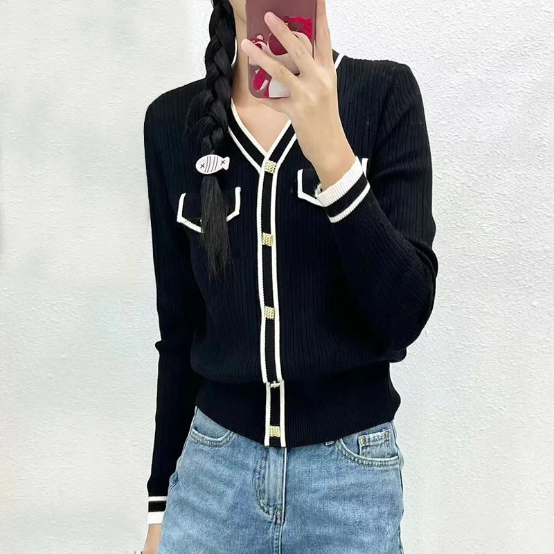 小香风外套女春秋款气质小众高级感V领针织短款外搭复古开衫毛衣