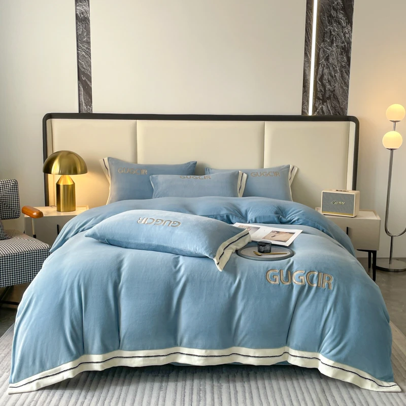 简约新款刺绣宽边牛奶绒四件套加绒加厚轻奢水晶绒绒被纯色双面