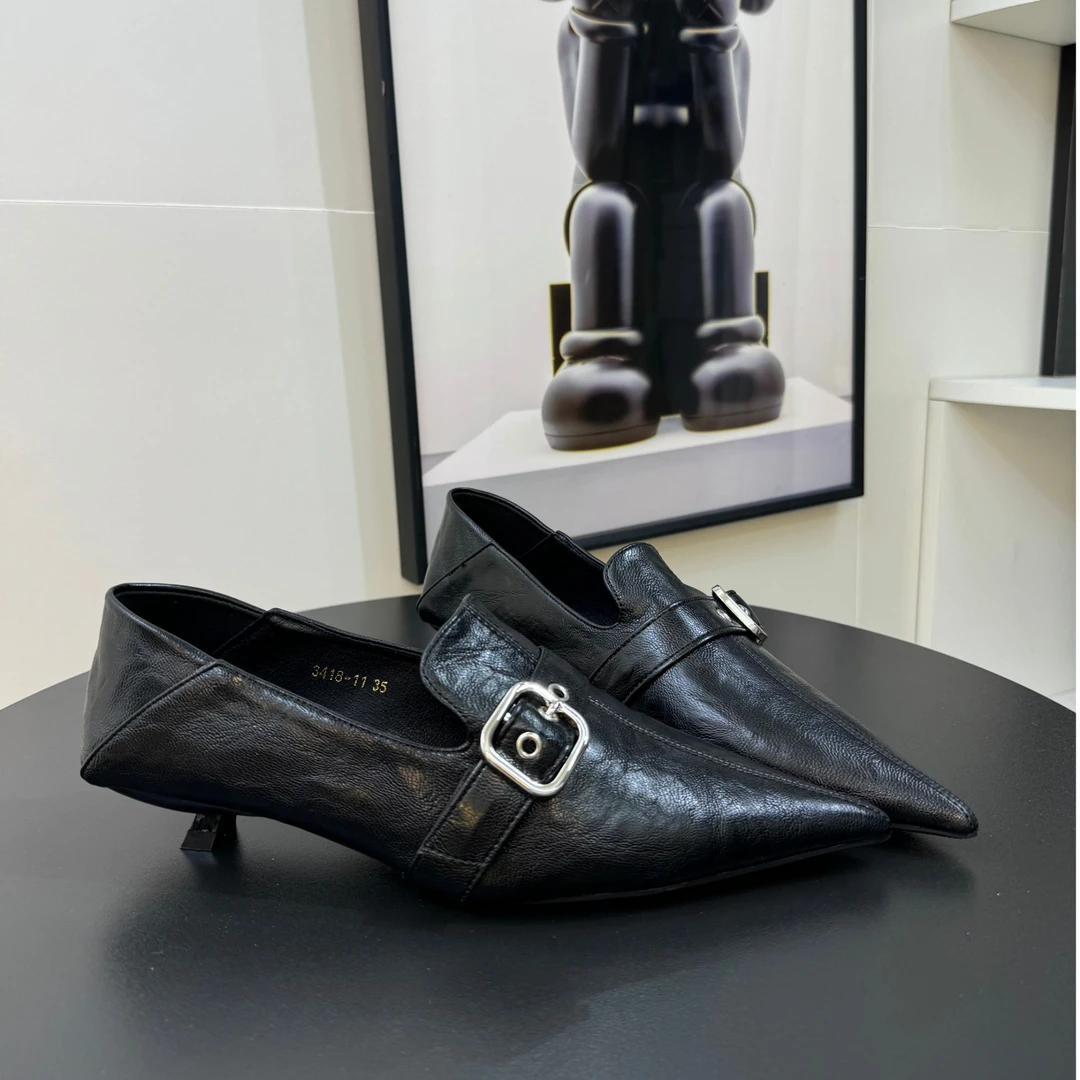 2024春秋皮带扣休闲鞋女鞋低跟尖头单鞋夏季新款气质低跟黑小皮鞋