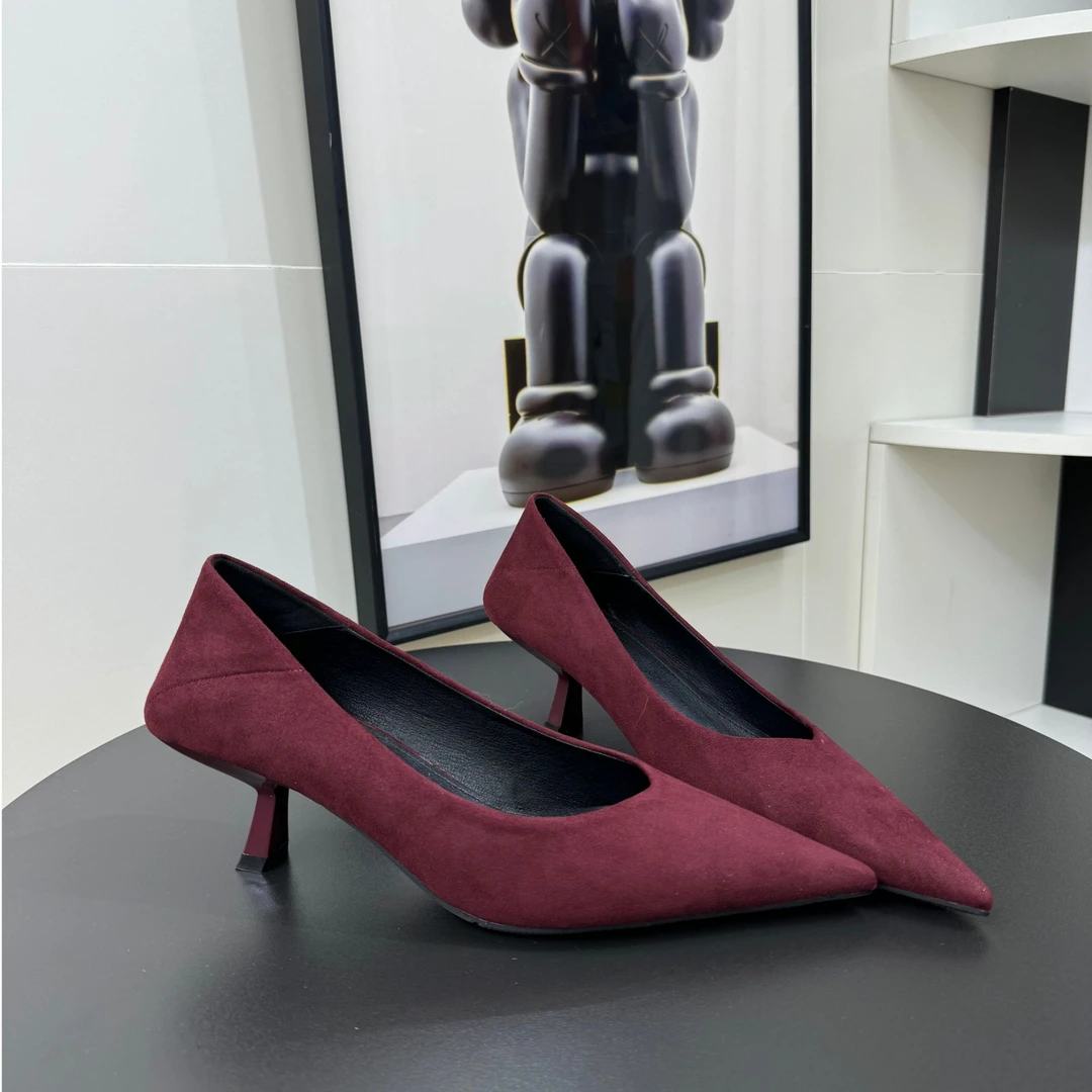 2024秋季新款法式尖头浅口高跟绒面气质时尚百搭黑色细工作单鞋