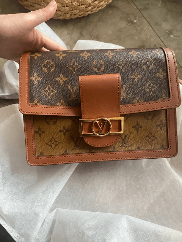 95新 LouisVuitton/路易威登 Lv达芙妮 中号 成色很好