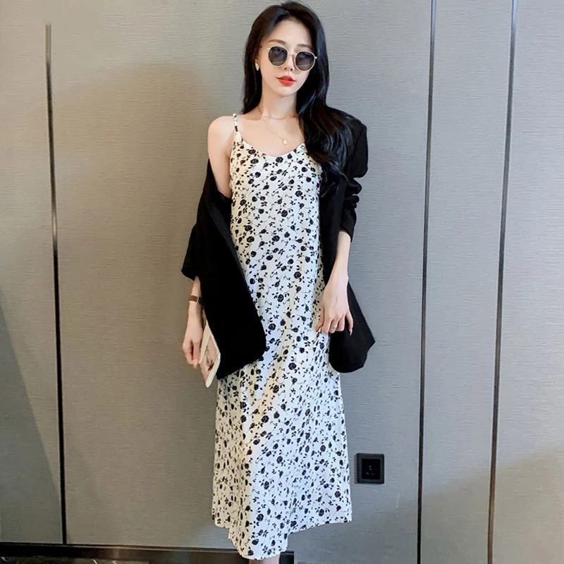 雪纺碎花吊带连衣裙女2024春夏新款性感显瘦气质打底裙内搭长裙子