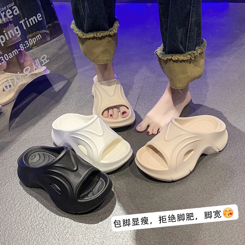 时尚网红休闲夏季百搭软底厚底凉鞋防滑ins外穿增高沙滩踩屎感