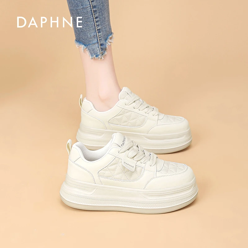 达芙妮小白鞋2024秋冬季板鞋厚底增高经典舒适百搭小白鞋潮流女鞋