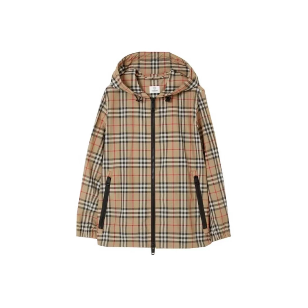 全新未使用 奢邦/BURBERRY/衣服/公价8200/外套米色冲锋衣