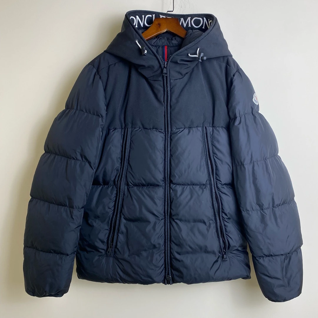 Moncler 盟可睐 拉链徽标Logo连帽羽绒服/尺码2/99新/编号2489
