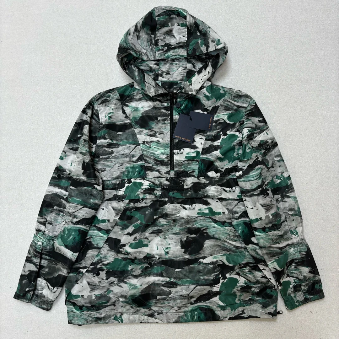 Louis Vuitton 路易威登/迷彩冲锋衣/码L/全新带原吊牌/编号5696