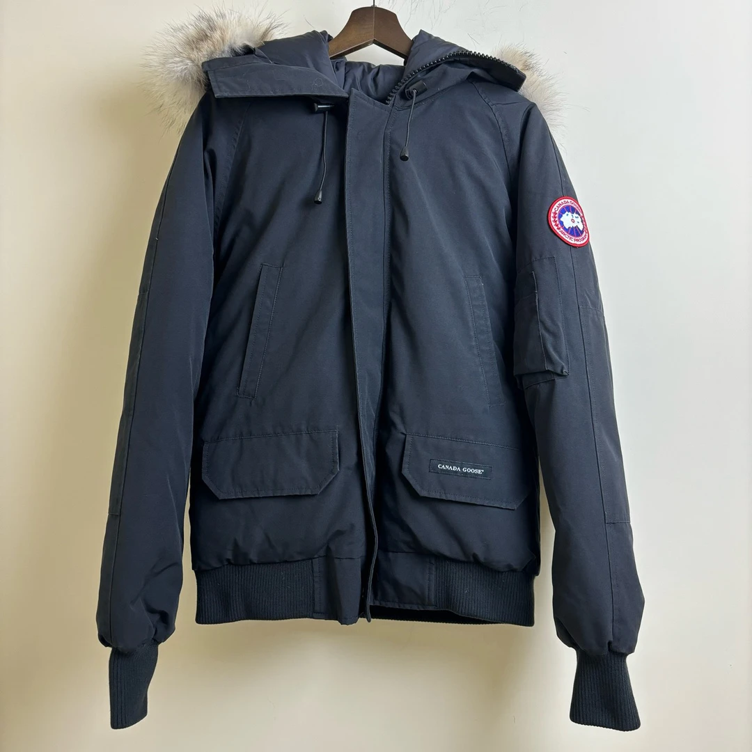 Canada Goose 加拿大鹅/Logo徽章飞行员羽绒服/尺码S/98新/3081