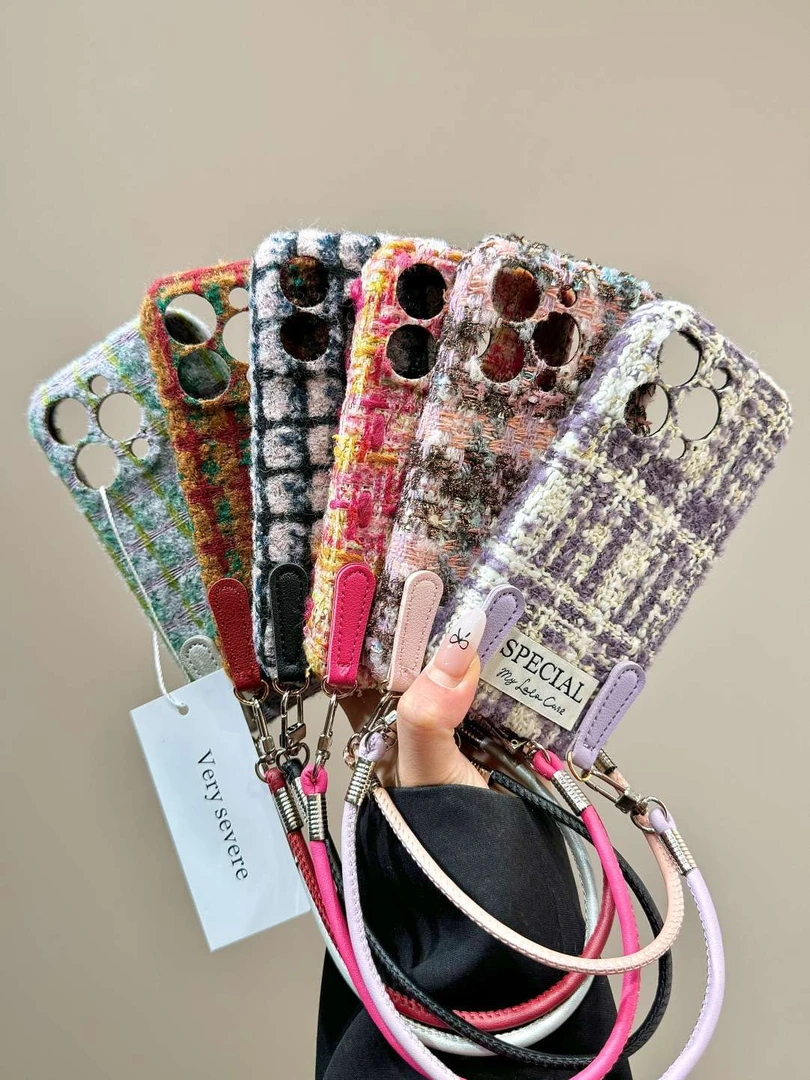 秋冬复古格纹挂绳适用16promax苹果15手机壳14promax新款13绒布12