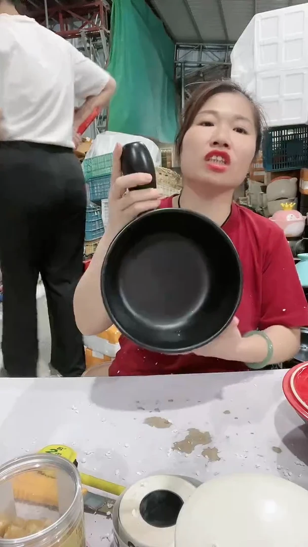 【闪购商品】6631底部瑕疵黑色手把锅