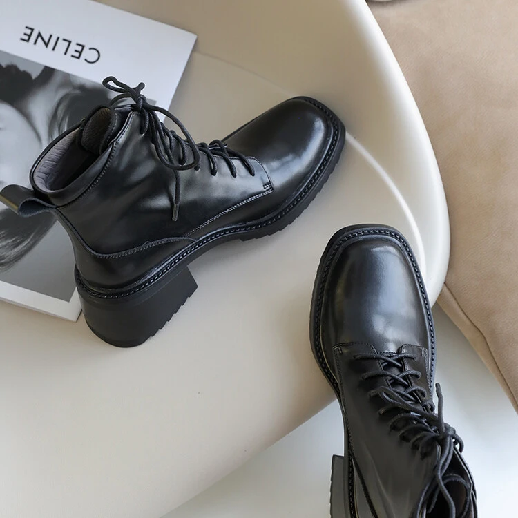 帅气girl~拥抱自由@黑色方头高跟马丁靴女系带粗跟真皮短靴子秋冬