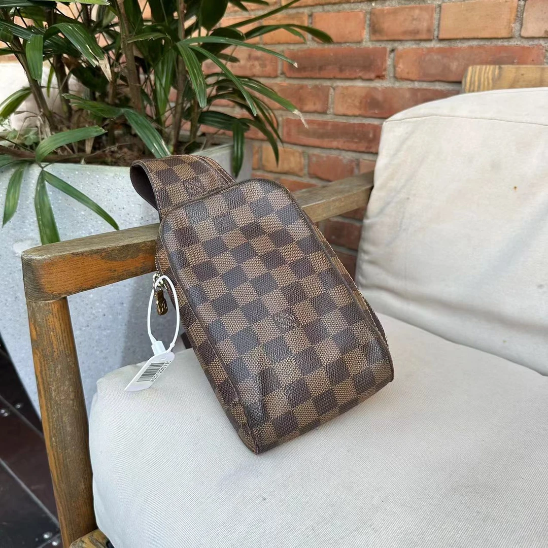 95新 LouisVuitton/路易威登 lv棕棋盘格胸包| 原皮