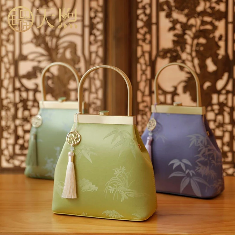 天煦非遗国风原创国风小众设计师真丝蚕丝单肩斜挎手提百搭女包