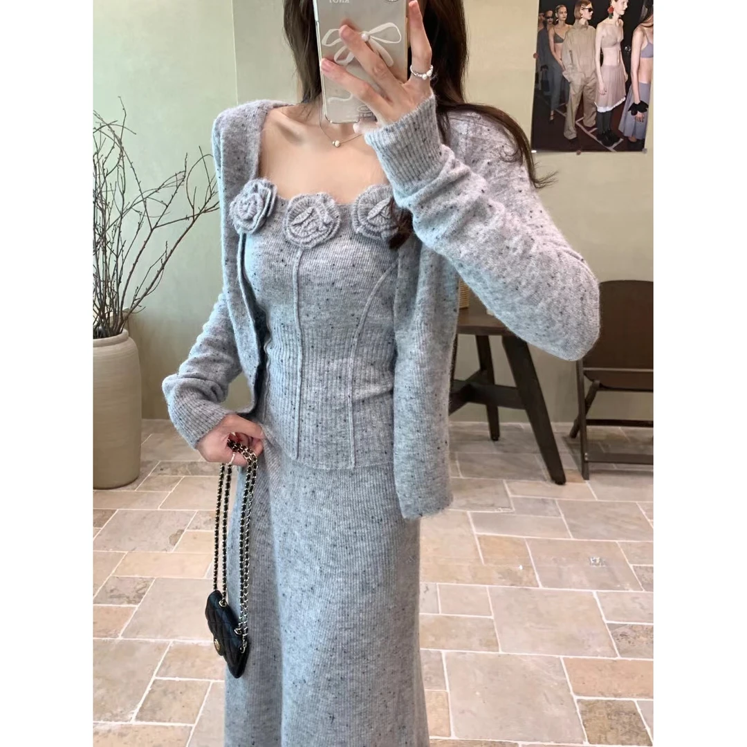 气质小女人立体花朵彩点吊带背心+针织开衫+半身套装EQ20