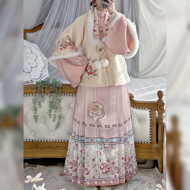 春风不语原创【之瑶】汉服女刺绣明制合领披袄立领琵琶袖拜年服冬款