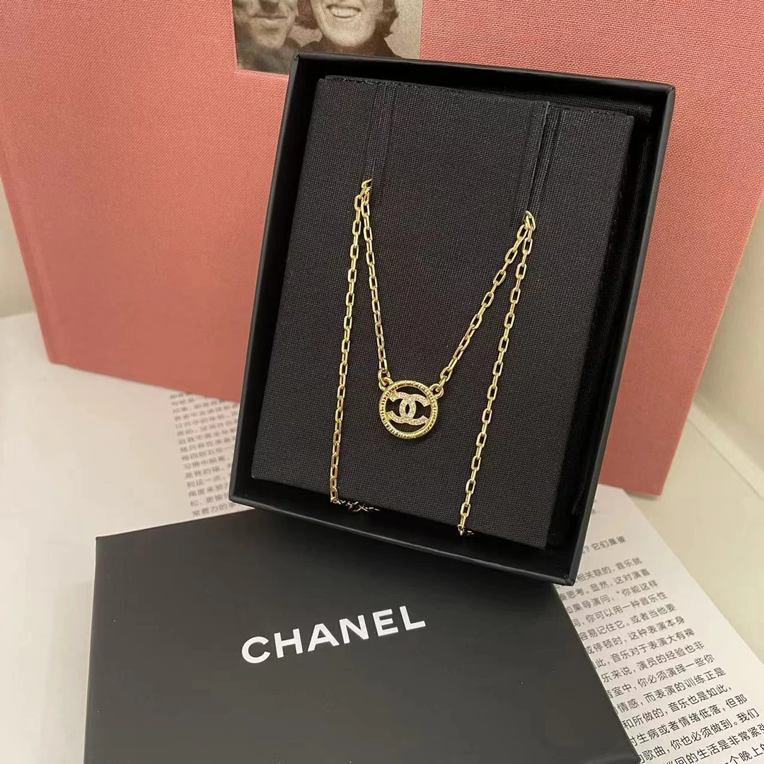 全新未使用 Chanel/香奈儿 24v新款 金色圆形带钻双c可调节项链