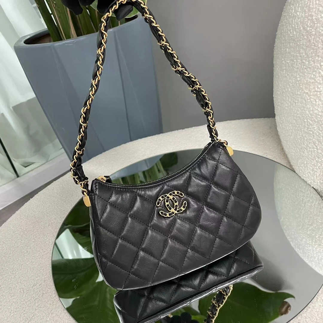 全新未使用 Chanel/香奈儿 23k新款 褶皱牛皮hobo小号 单肩腋下包