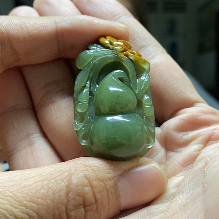 透闪石-蛇纹石玉珠宝奇石未镶嵌