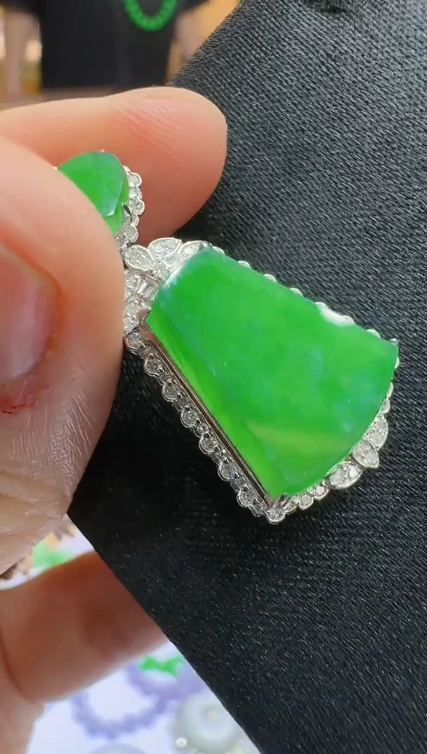 【闪购商品】翡翠吊坠(不含链)18K金镶嵌多样性团购发一件