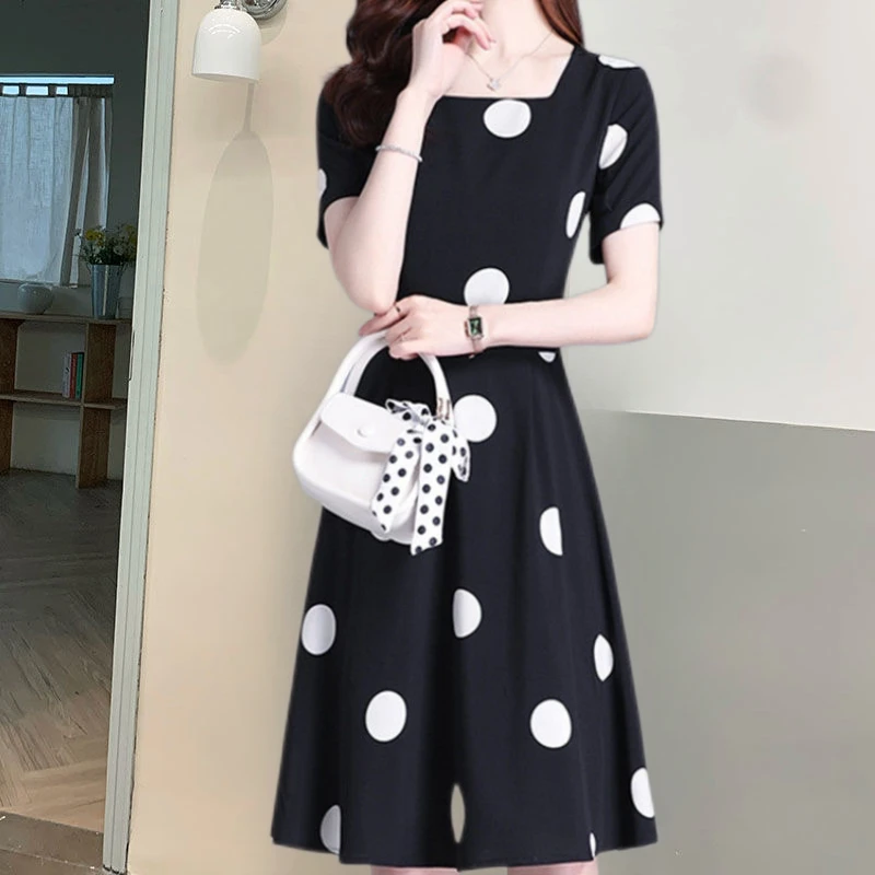2024年裙子40到50岁夏季收腰显瘦洋气连衣裙女法式新款连衣裙女