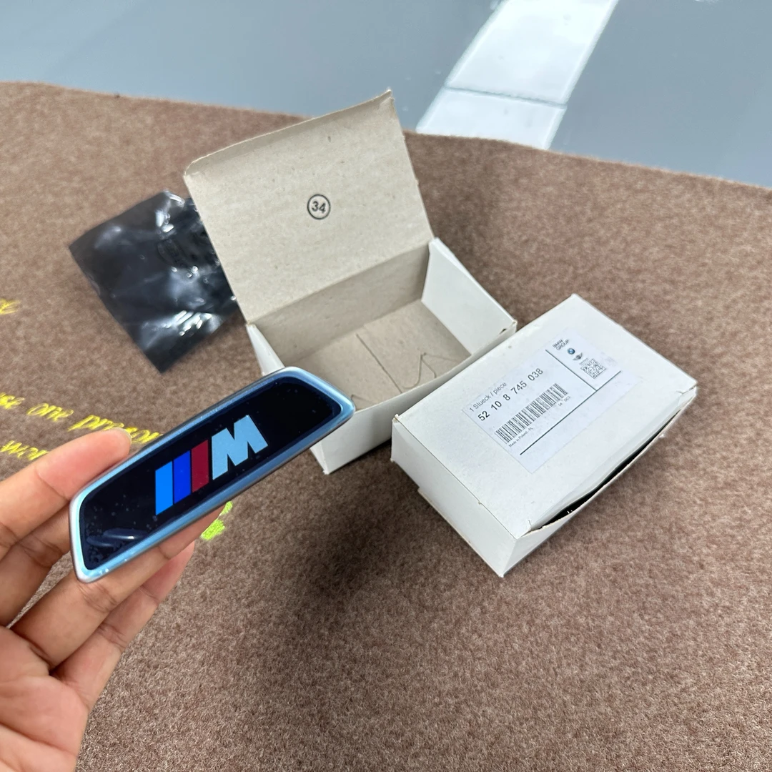 宝马原厂M头枕发光灯加装适用于宝马运动筒椅发光标