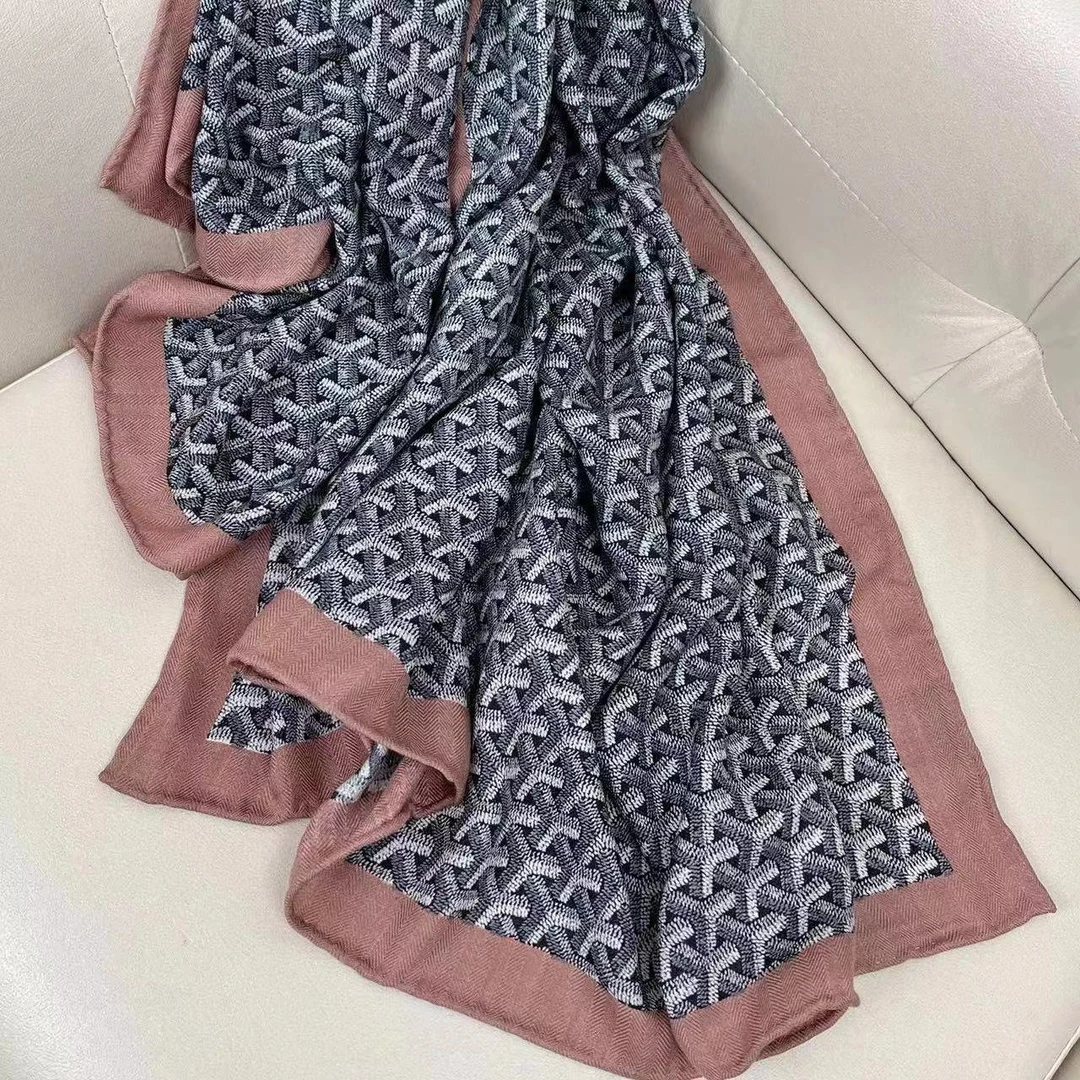 2024新款四季通用百搭高端轻奢灰粉印花丝毛高雅丝毛围巾
