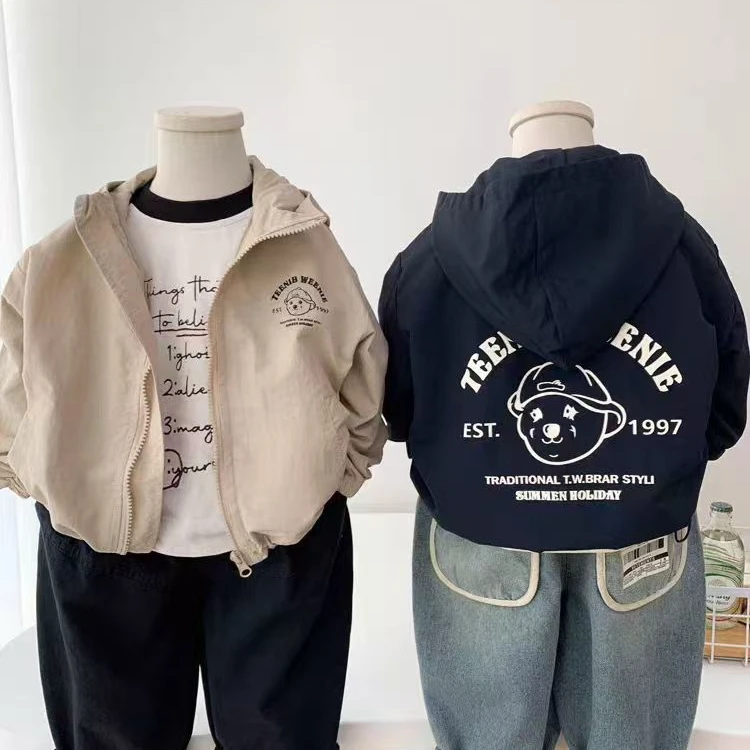 儿童春秋连帽外套洋气风衣2025新款夹克男孩男童宝宝帅气上衣潮