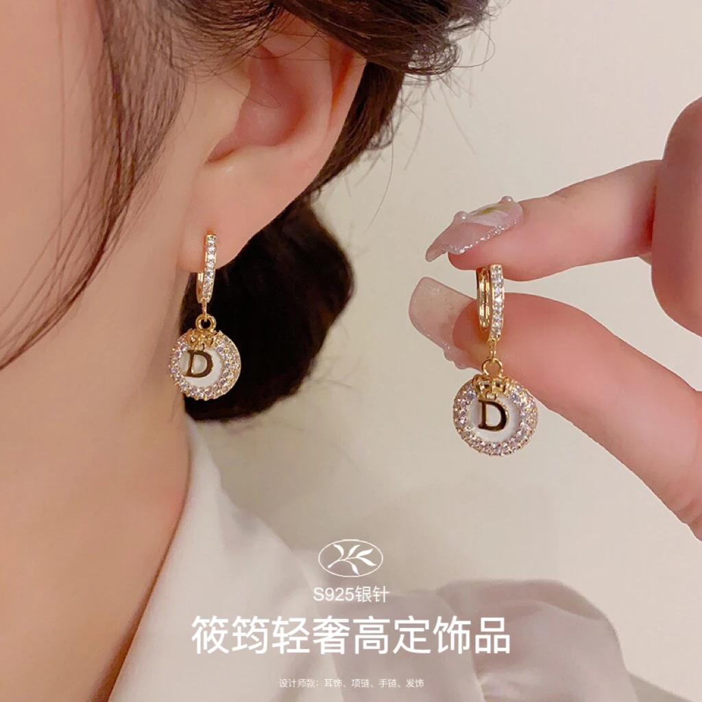 铜合金耳饰 【XJ•QS】法式时尚复古圆形字母D耳扣大牌同款小众耳环