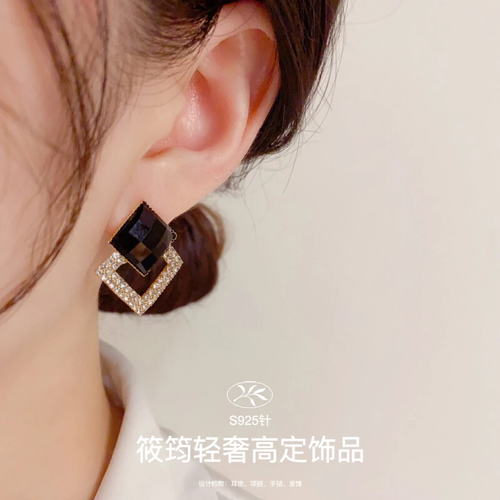 铜合金耳饰 筱筠【大女主】高级感微镶黑色双菱形耳钉时尚轻奢耳环