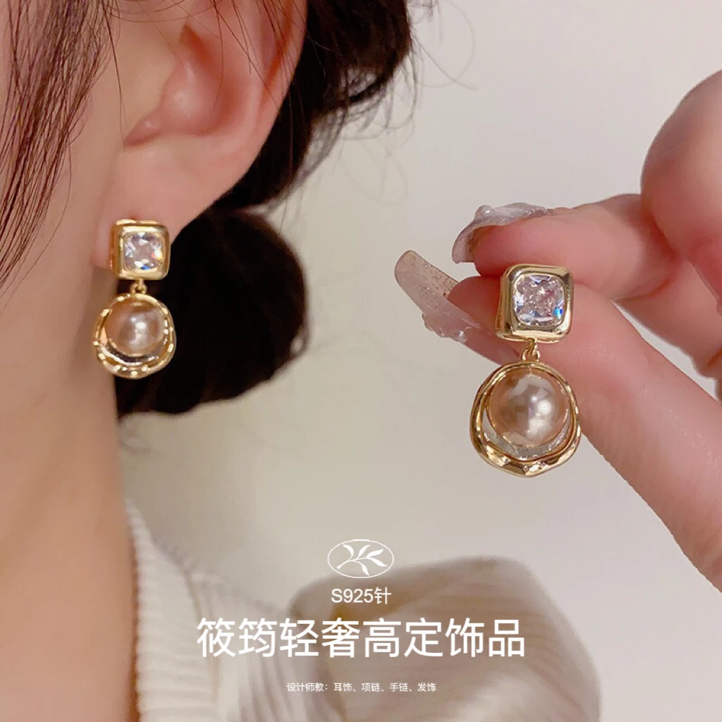 铜合金仿珍珠耳饰 【XJ•QS】时尚几何小众耳坠s925银针高级感耳环