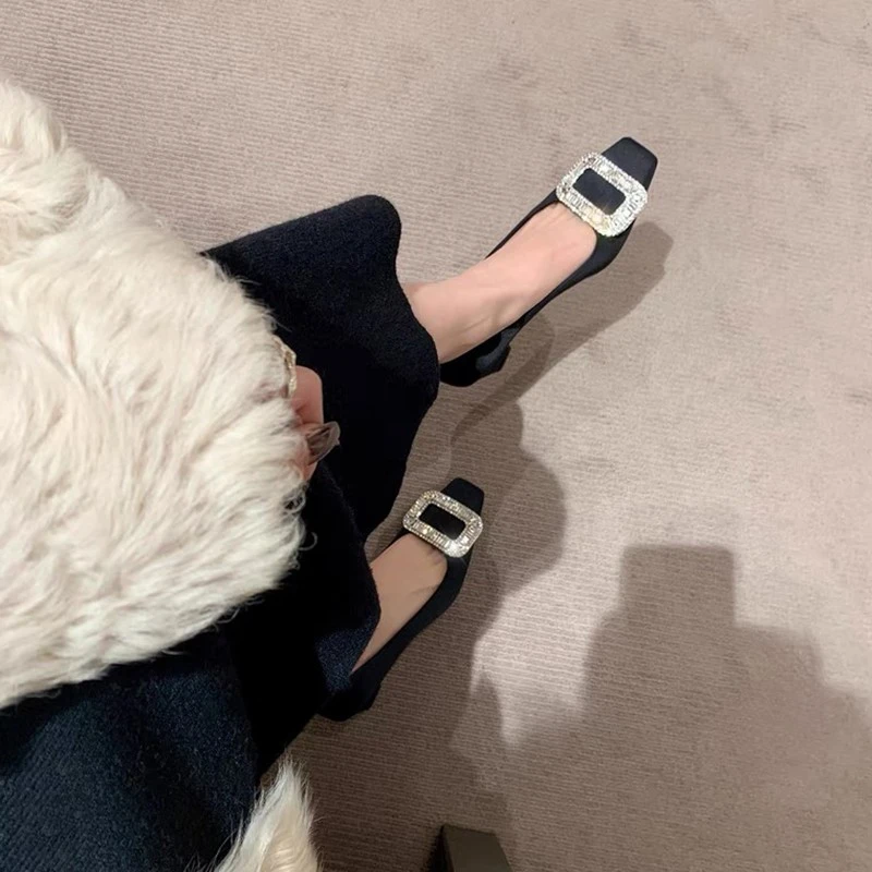 8超闪~超火的~~单鞋女秋冬2025新款水钻平跟高跟方扣粗跟女鞋~讖