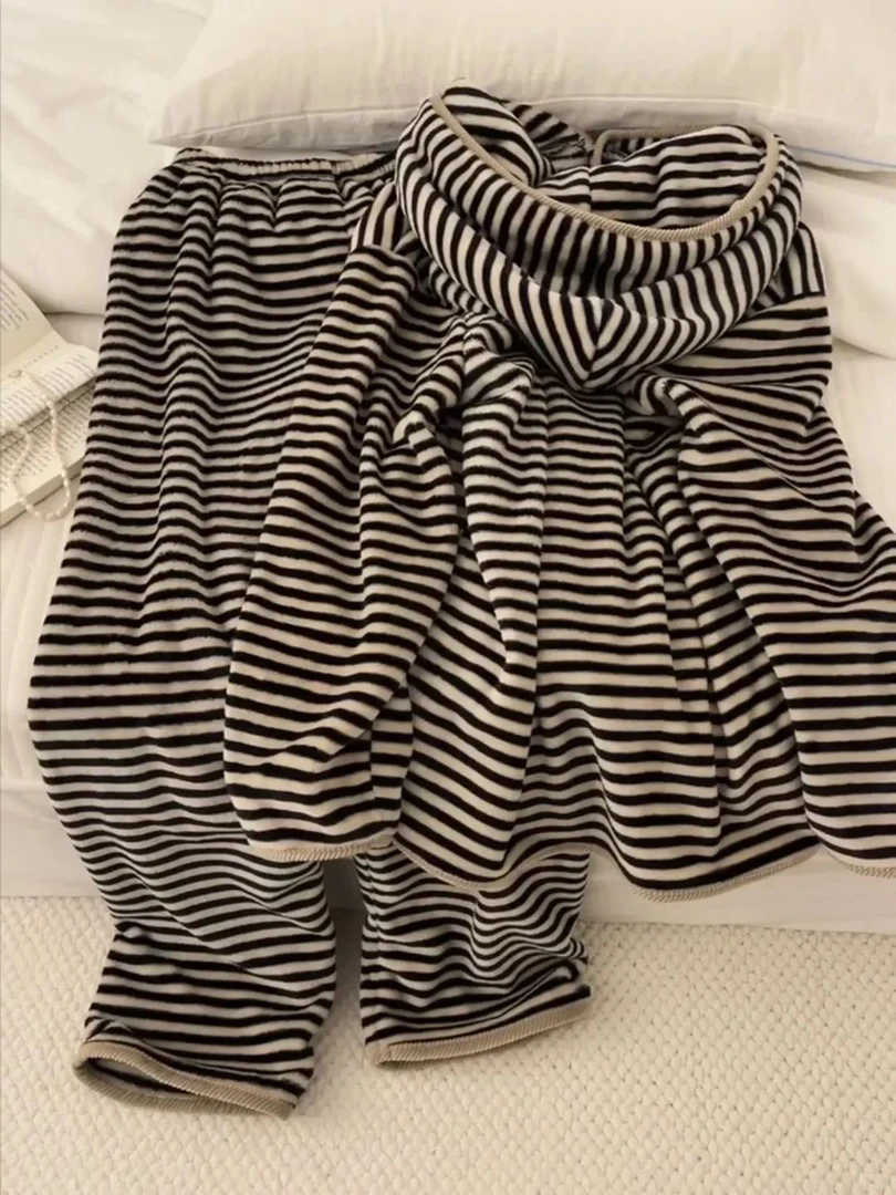 现货-珊瑚绒睡衣女冬季简约条纹法兰绒加厚家居服少女连帽套装