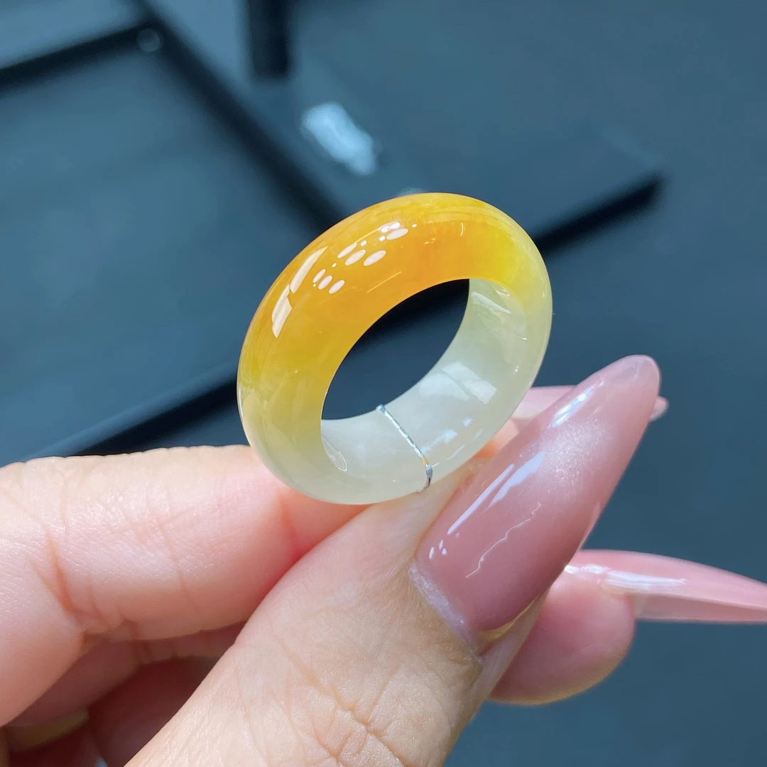 18号 宽边轮胎黄翡色半山半水戒圈 内径18.2-8.8-4.8MM