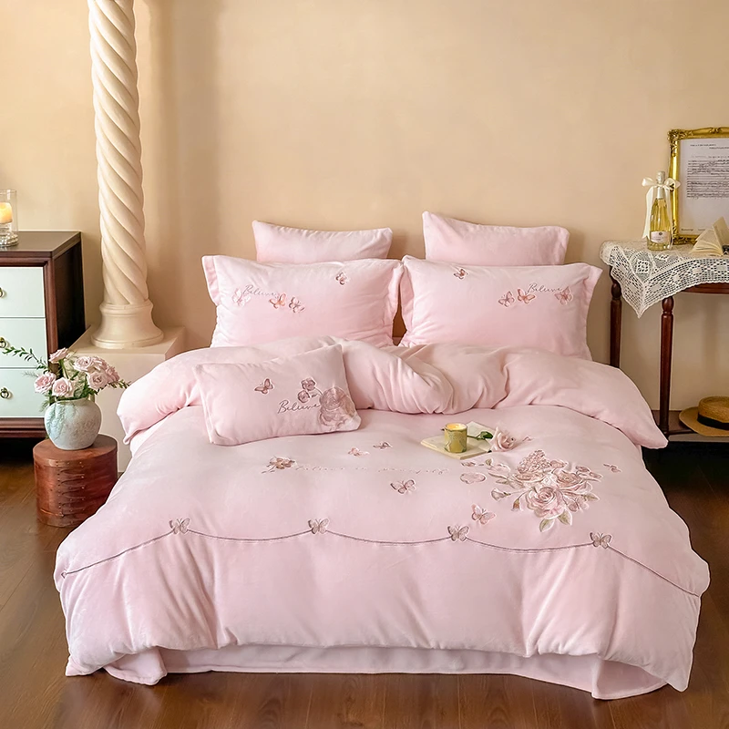 现货 蝶恋花粉 冬季高端刺绣工艺款 绒四件套 床上用品