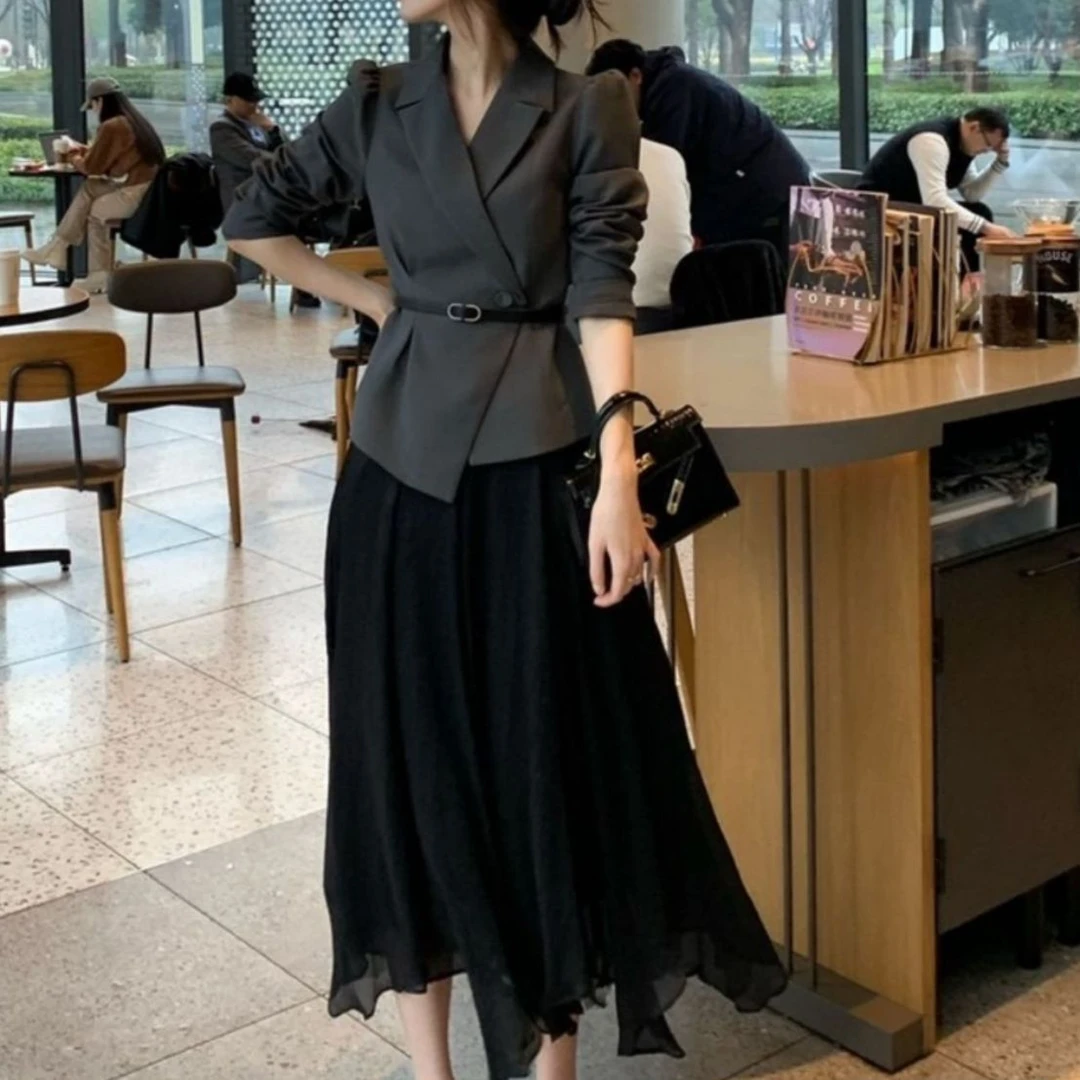 时尚收腰连衣裙女2024春冬新款赫本风显瘦西装裙两件套百搭1557