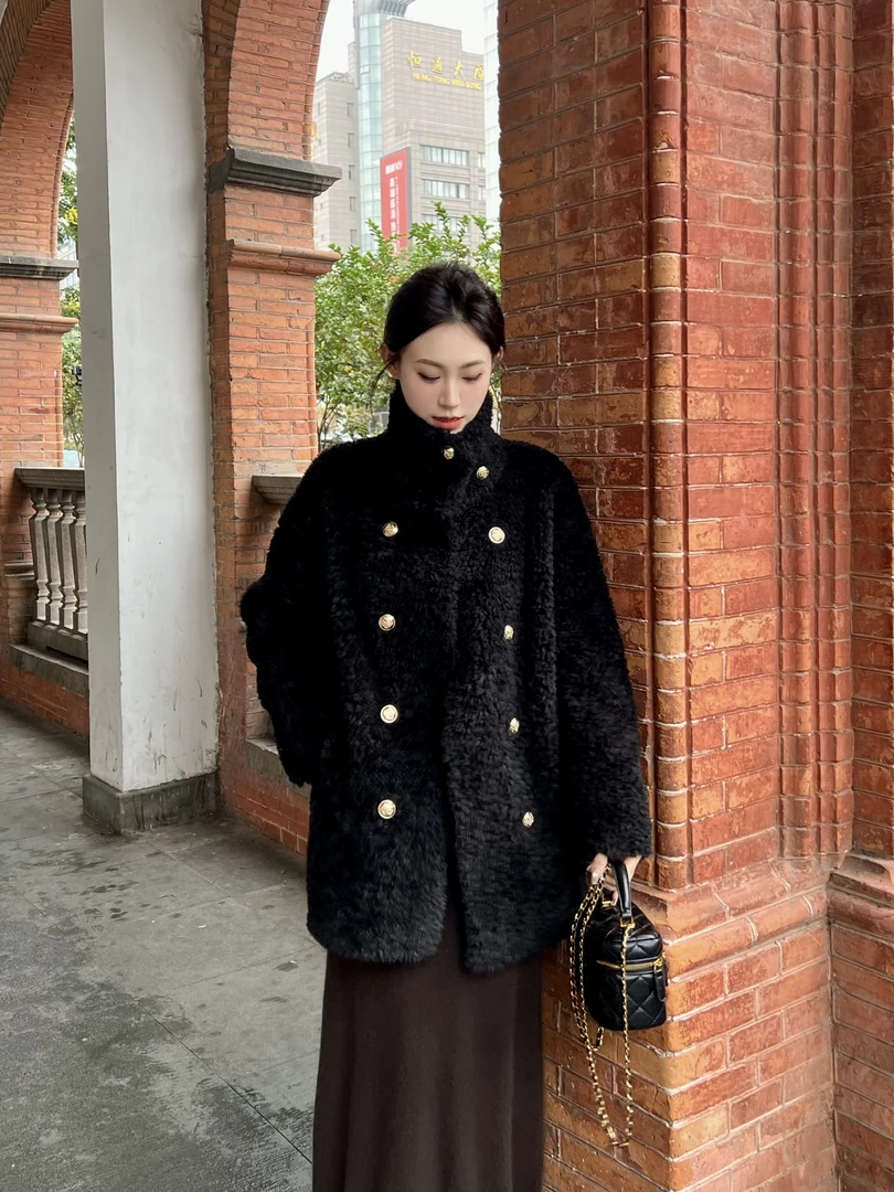 2024秋冬新款双排扣羊羔毛黑色绵羊毛外套颗粒羊剪绒高端