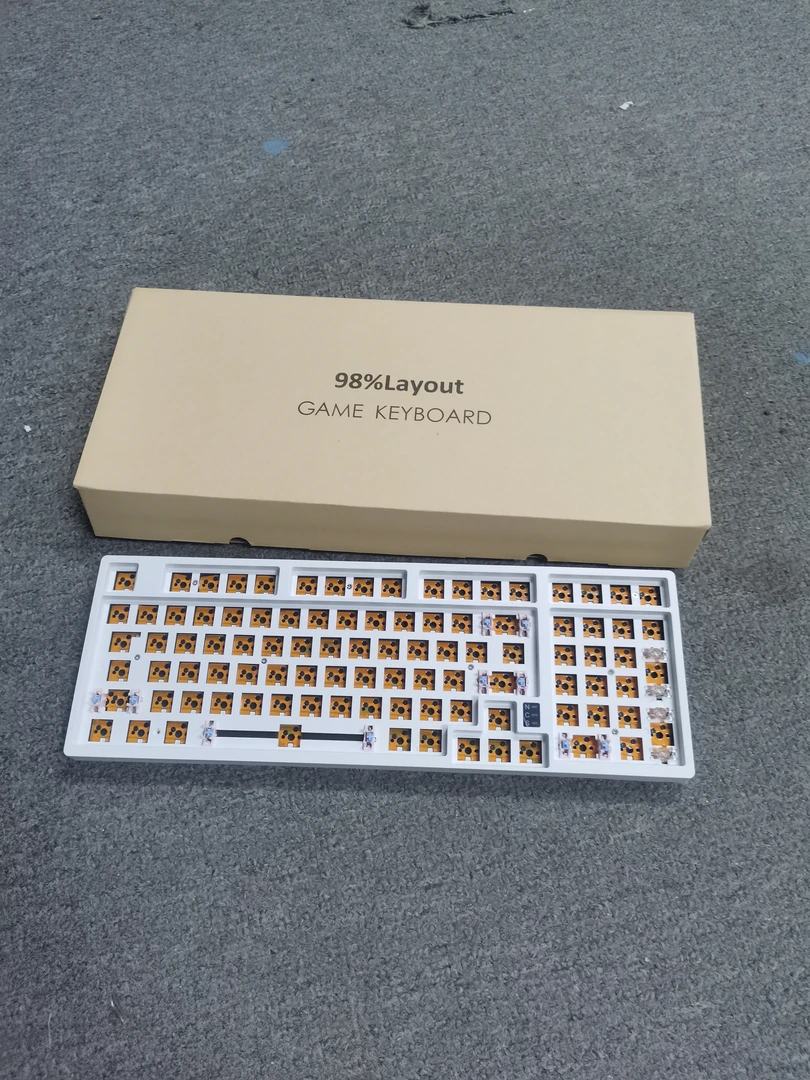99新  98配列【三模下灯位】RGB灯光机械键盘套件客制化板子