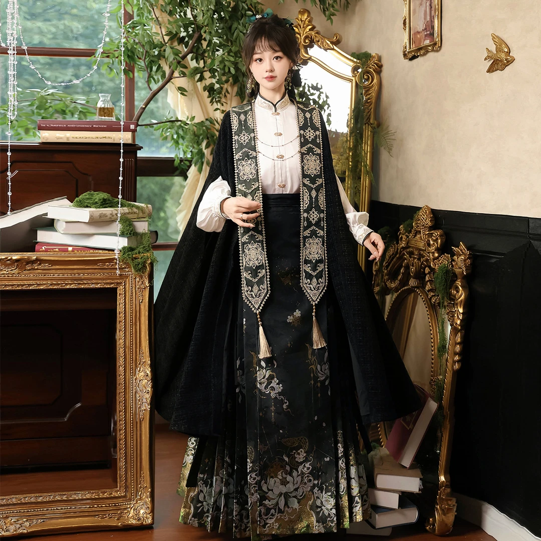 【青魇】汉元素汉服女装中国风改良斗篷上衣马面裙套装秋冬黑色重工