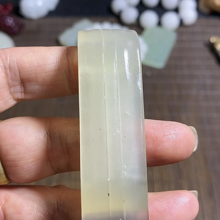 和田玉（糖玉）颈饰未镶嵌