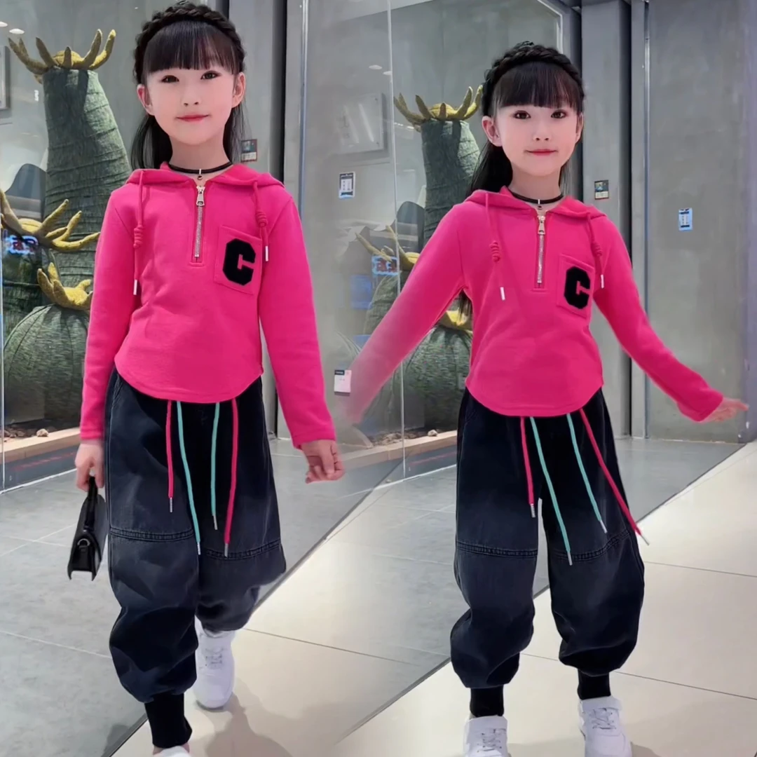 女中大童秋装套装2024新款女孩连帽卫衣牛仔裤网红洋气宽松两件套