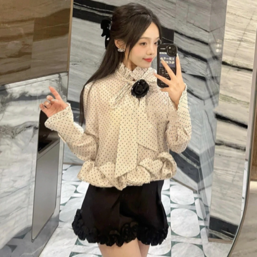 辰辰服饰波点衬衣花瓣黑色短裤