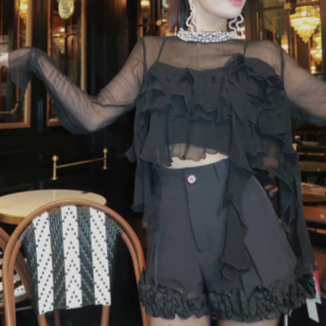 辰辰服饰黑色真丝荷叶边订珠上衣