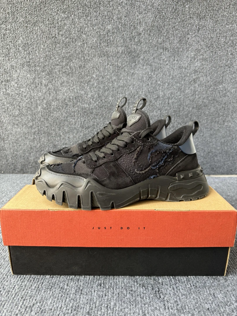 Valentino 华伦天奴 黑蓝 迷彩 板鞋 40码 配盒 95新