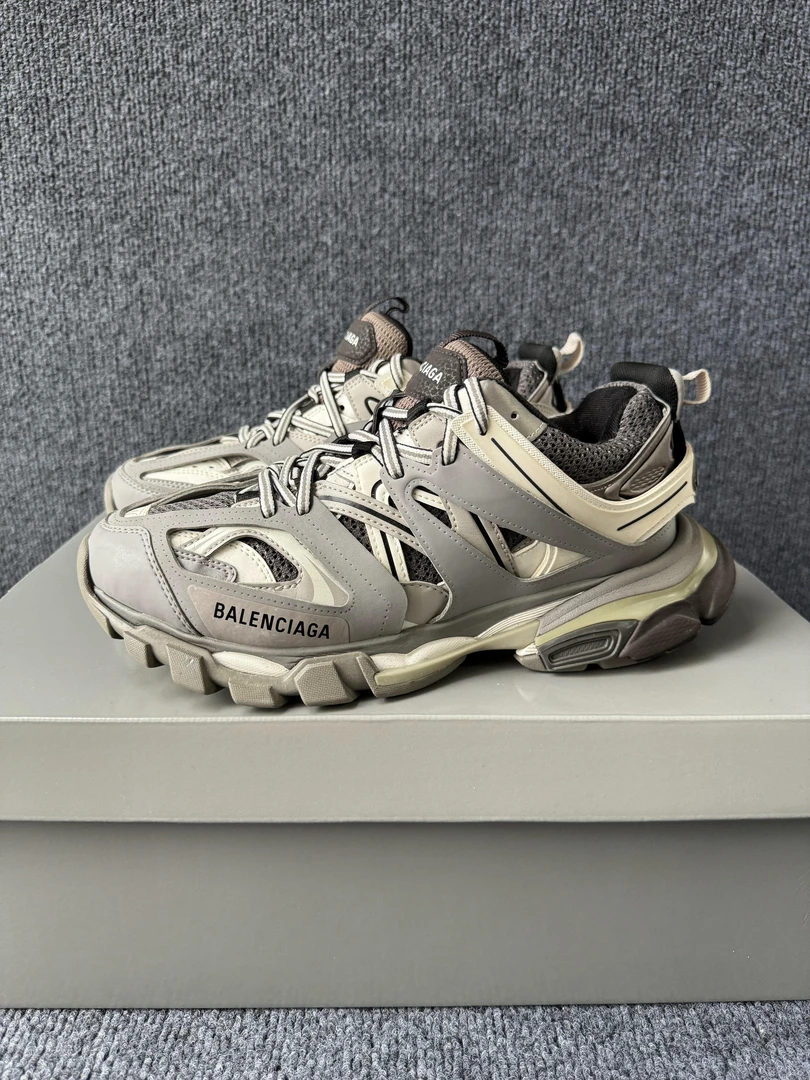 90新 Balenciaga/巴黎世家 40码 track 灰白 老爹鞋 原盒