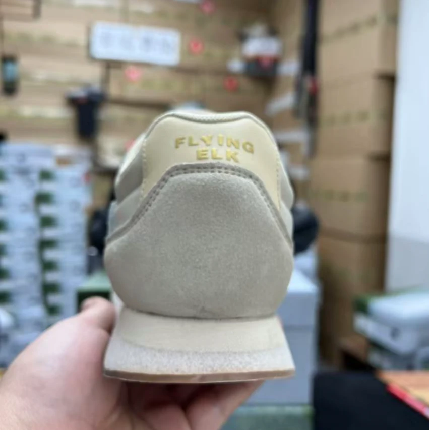 男士防滑耐磨透气鞋轻装减震休闲男鞋低帮舒适男鞋时尚夏季灰色