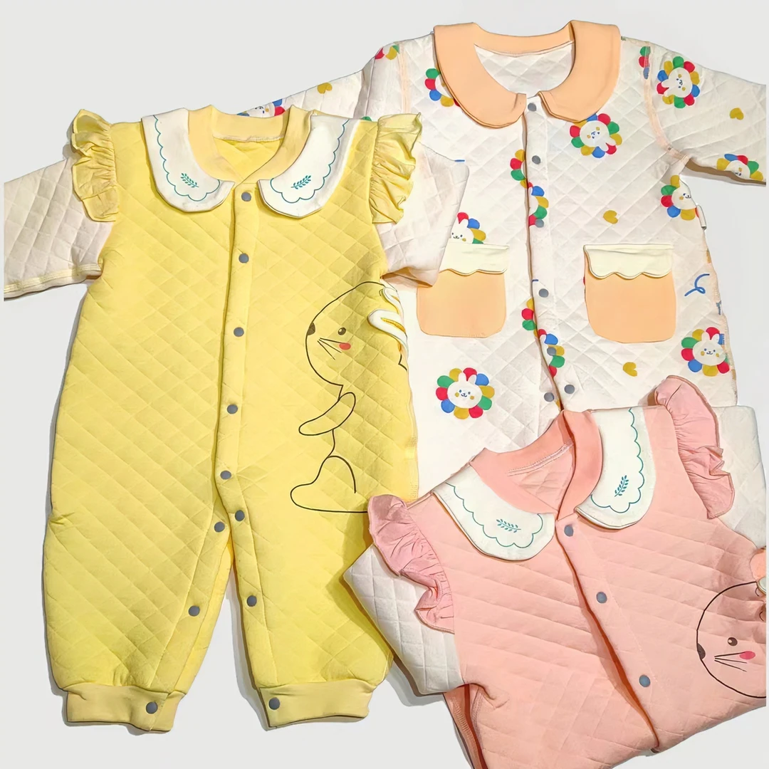 女宝闭裆连体衣保暖春秋新生儿长袖爬服女童三层保暖卡通哈衣公主