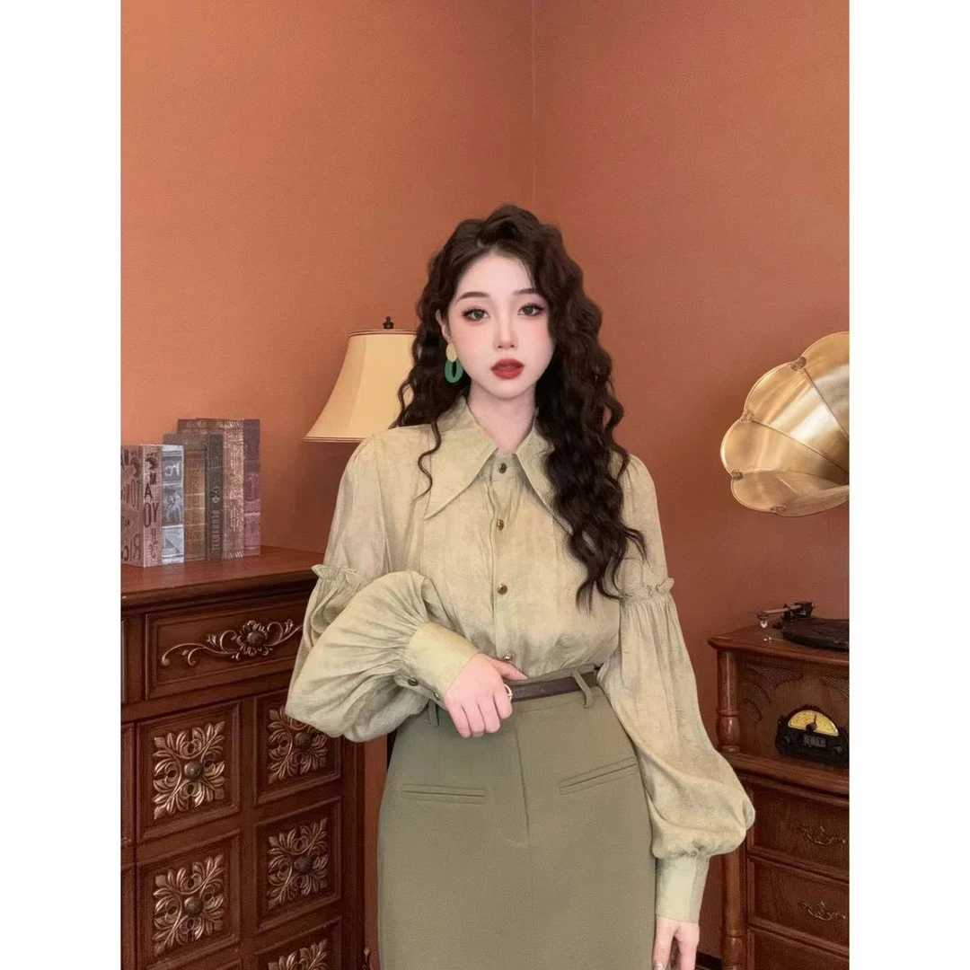蒋肉肉【薄荷恋人】2024新款港式绿色复古显瘦设计感小众衬衫00002