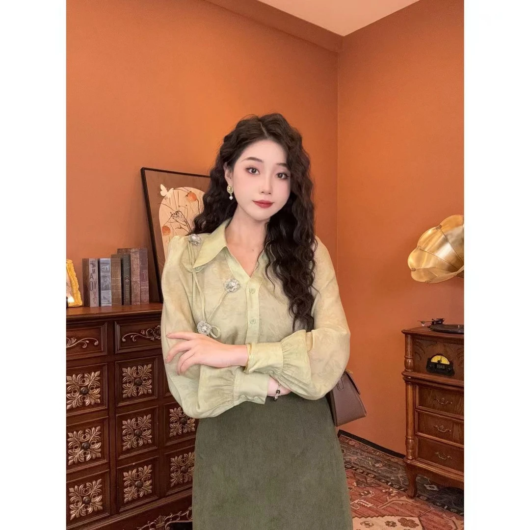 蒋肉肉【初秋梦境】气质立体花朵显瘦设计减龄设计师新款上衣00588